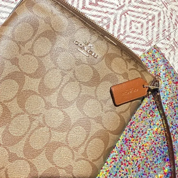 Coach Signature Tan Crossbody Bag - Picture 15 of 16